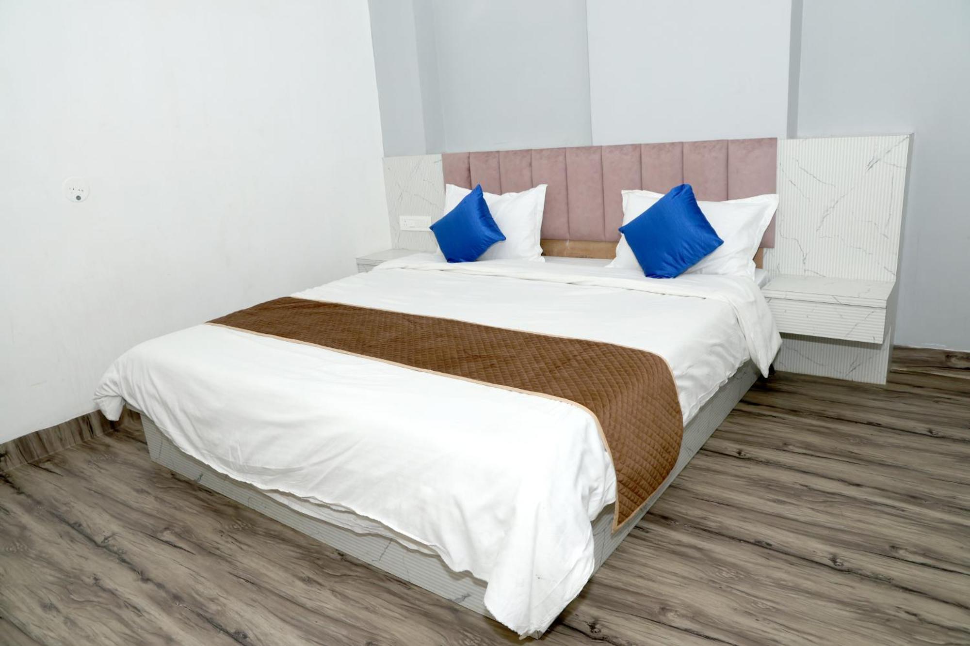 Devdarshan Hotel & Restaurant Udajpur Exteriér fotografie