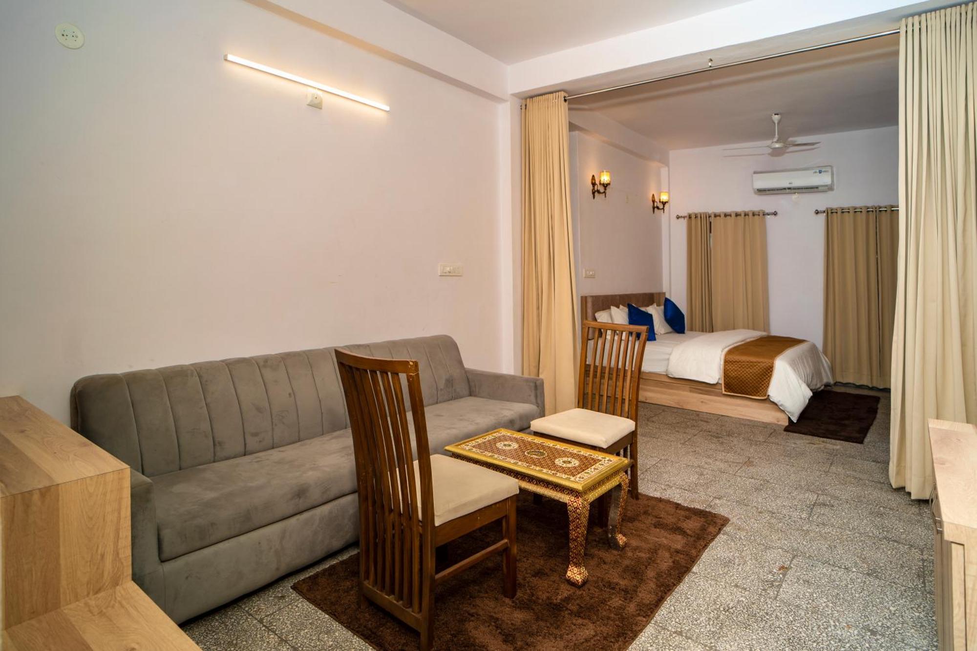 Devdarshan Hotel & Restaurant Udajpur Exteriér fotografie