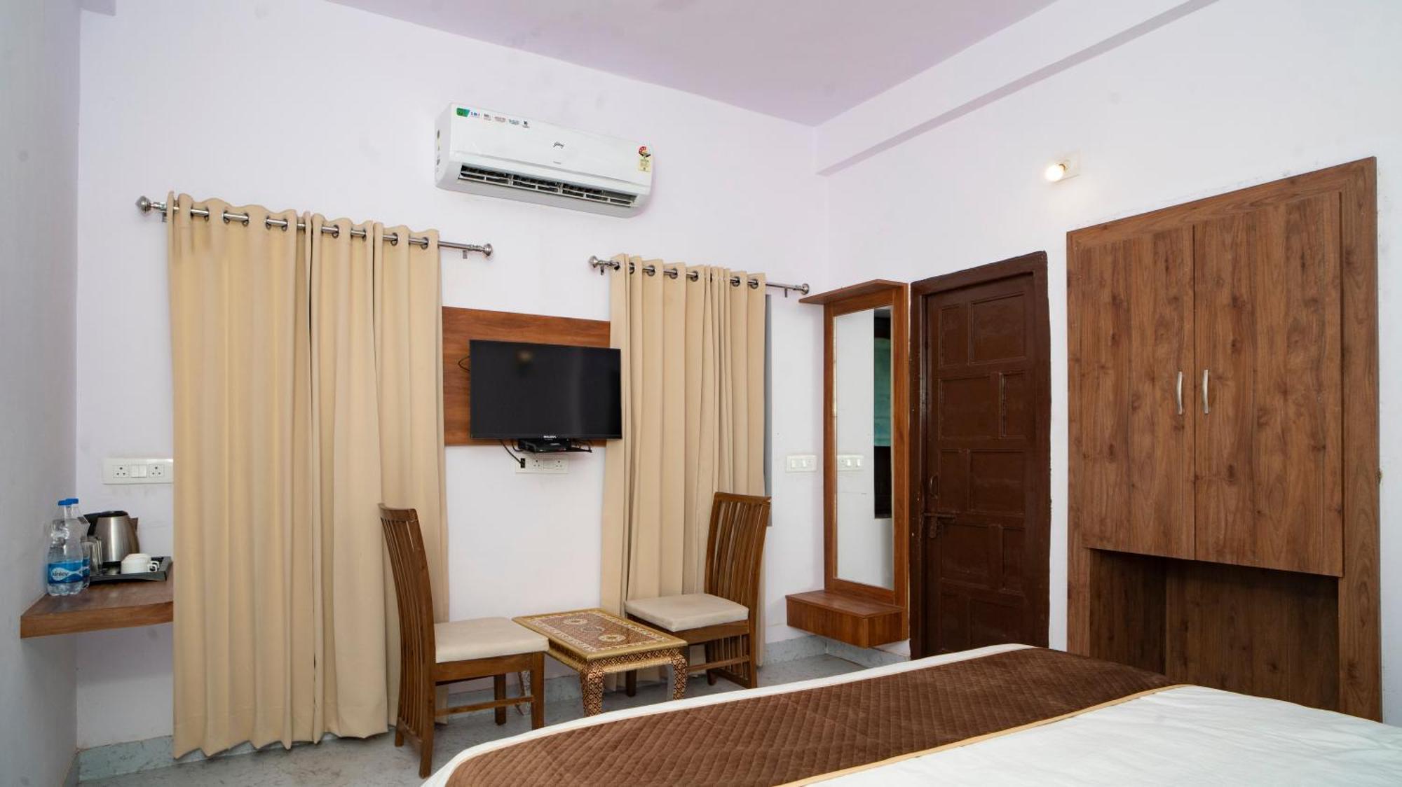 Devdarshan Hotel & Restaurant Udajpur Exteriér fotografie